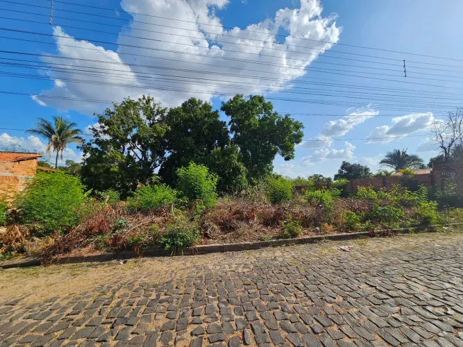 VENDO LOTE TERRENO 25 X 50, ÓTIMA LOCALIZAÇÃO NO BAIRRO SOCOPO TERESINA/PI