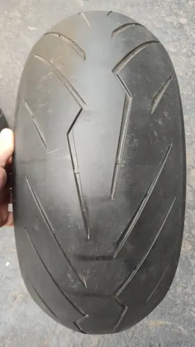 Pneu usado Pirelli Diablo Rosso3 240/45-17