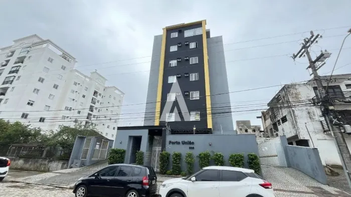 Cobertura com 1 suíte e 2 quartos à venda no bairro Anita Garibaldi em Joinville-SC de R$7