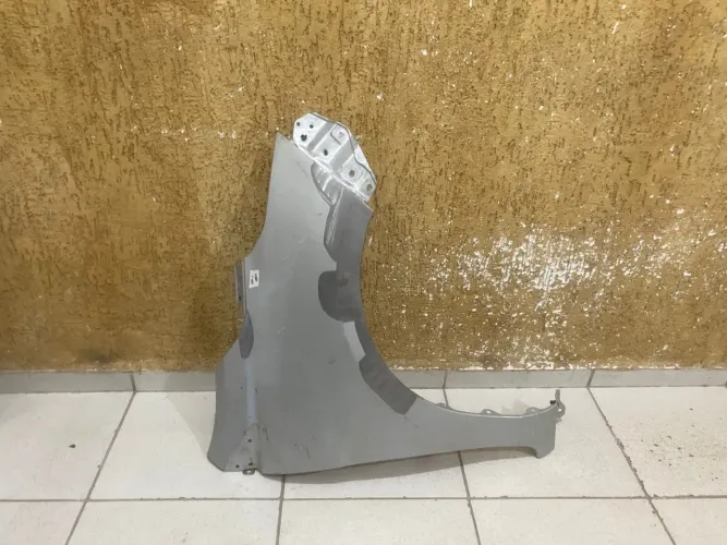 Paralama direito Yaris 2018/2019/2020/2021/2022/2023/2024