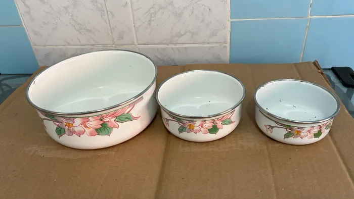 Conjunto de tigelas esmaltadas vintage