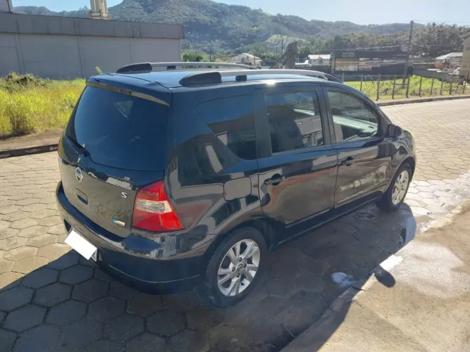 Impecável Livina 1.6