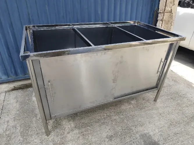 Balcão Sob Medida em Aço Inox - 2 Portas Personalizadas