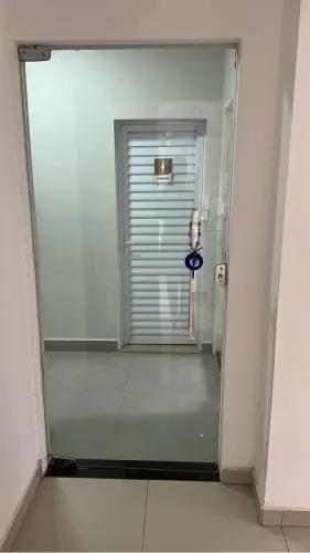 2 Portas de vidro