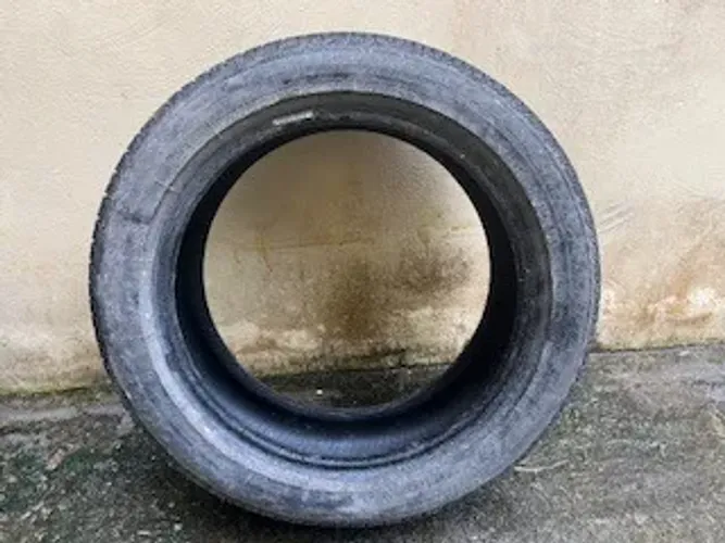 Pneu 185 75 R16 turanza semi novo