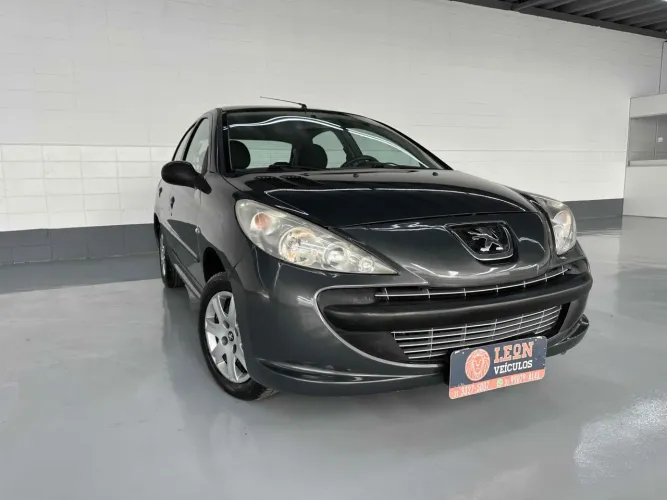 Peugeot 207 XR 1.4 Flex 8V 5P 2011
