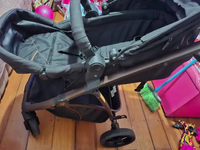 Carrinho de bebe dobrável