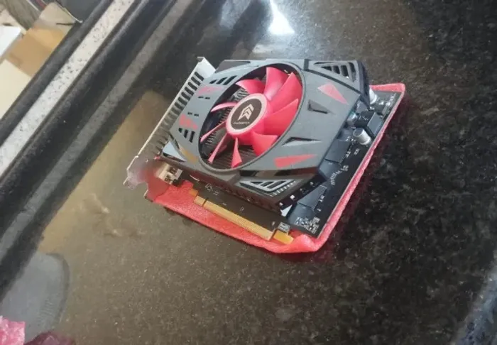 Placa de video HD 6750 1GB