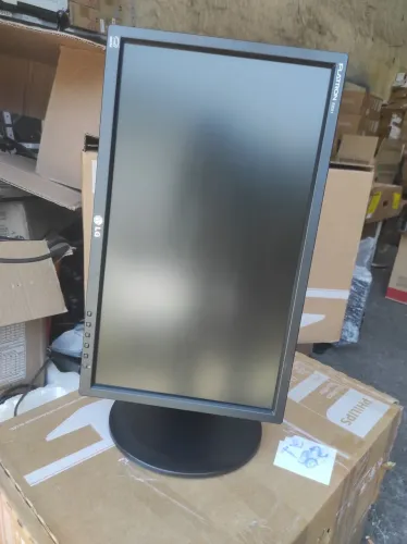 Monitores LG 20 polegadas impecável giratório