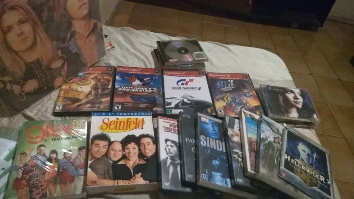 Coleção de CDs, DVDs e Jogos PlayStation 2