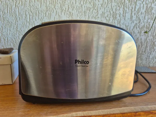 Torradeira Philco 220V