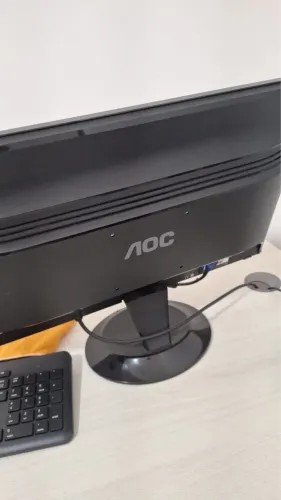 Monitor Aoc 20 Polegadas Wide Vga Dvi Usb E Áudio Integrado! Muito conservado .