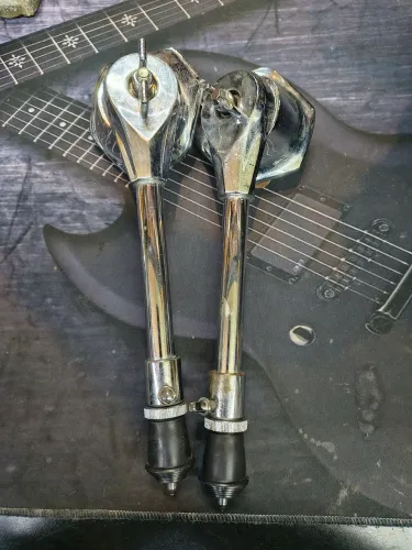 Pés de bumbo para Bateria acústica em perfeito estado envio Olx pay
