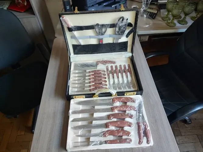 KIT CHURRASCO OU COZINHA COM MALETA COURO 25 PEÇAS 179,00