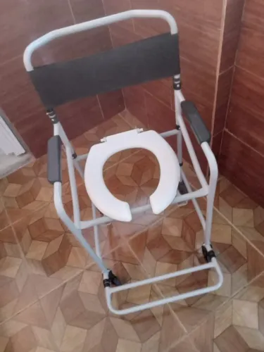 CADEIRA HOSPITALAR PARA BANHO