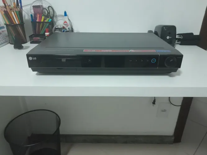 DVD Player LG (com caixas de som)
