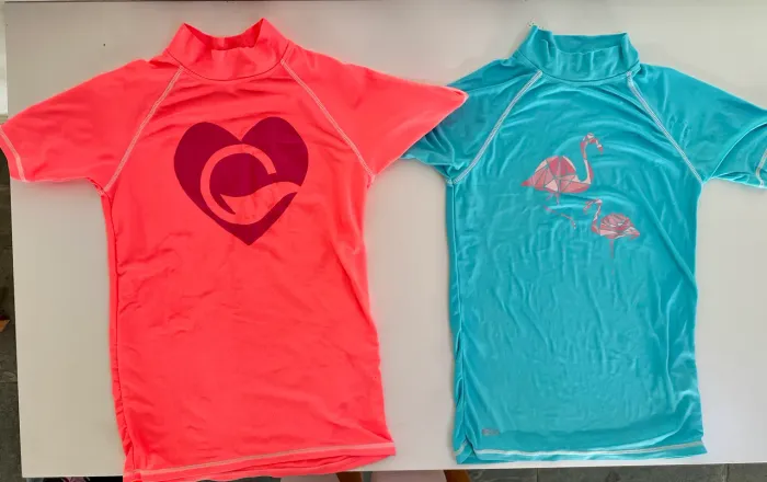 2 Camisas protectoras de UV/ 8+10 anos