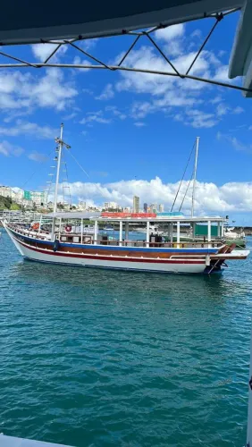 Alugo Escuna de 50 lugares Salvador Bahia