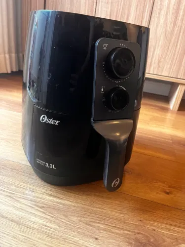Air fryer Oster - 3,3 litros - usada