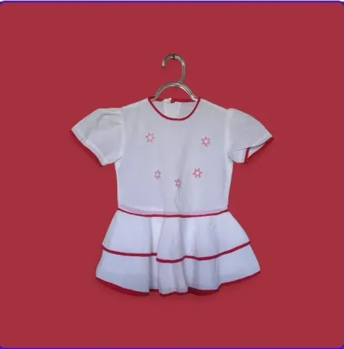 Vestido infantil década 70