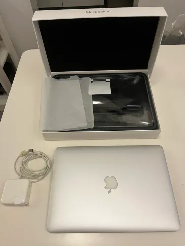 MacBook Air A1466 13.3 Core i5 8GB Cinza