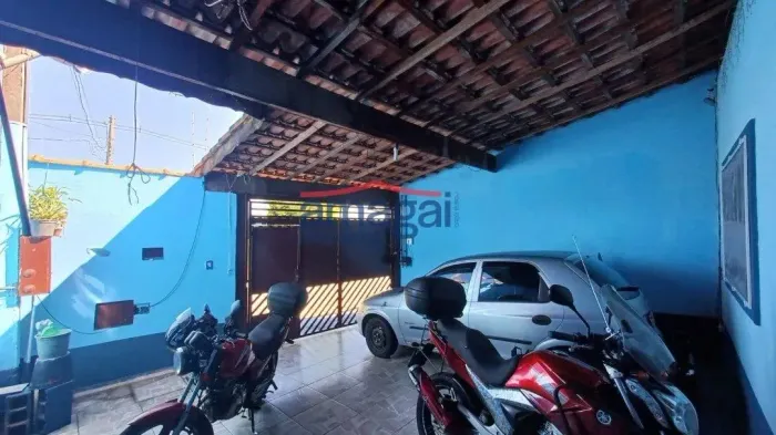 ÓTIMA CASA DE 2 DORMITÓRIOS , ÁREA GOURMET E 3 VAGAS DE GARAGEM