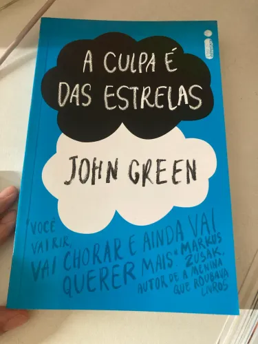 Vendo Livro A Culpa é das estrelas