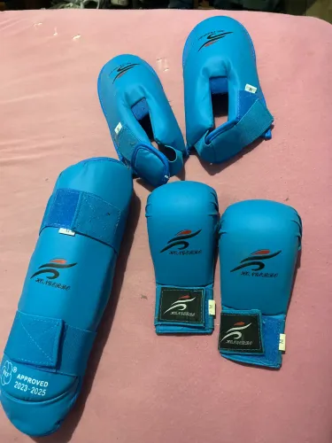 Kit de luvas de karatê 