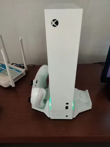 XBOX SÉRIES S SEMI NOVO E COMPLETO