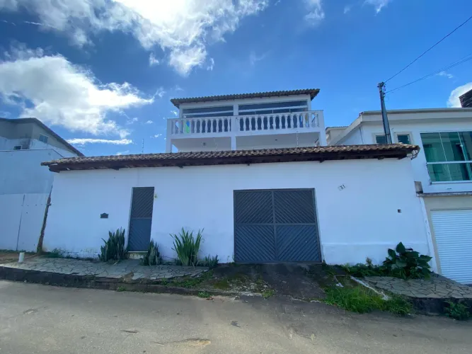 Locação - Casa no bairro Aeroporto com 4 quartos sendo duas suítes, banheira de hidromassa