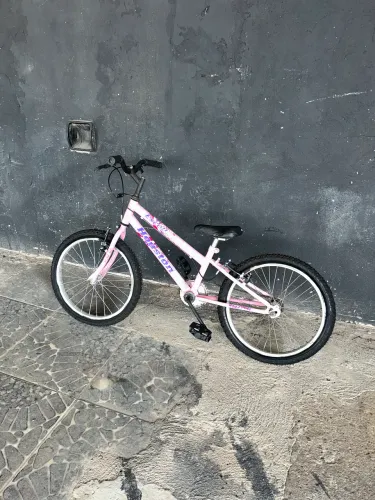 Bicicleta aro 20 feminina semi nova! 