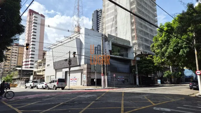 Um Lugar Imóveis vende ou aluga: Prédio comercial de 1.150 m², amplos salões e visibilidad