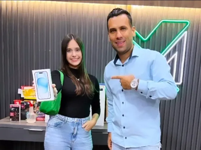 IPHONE 15 1 ANO DE GARANTIA IVAN X1 