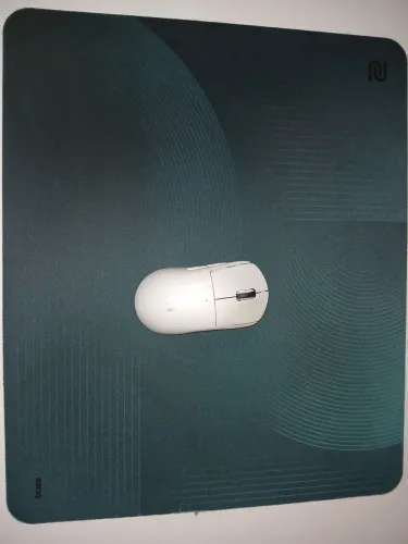 G PRO SUPERLIGHT + MOUSEPAD ZOWIE GSR-SE