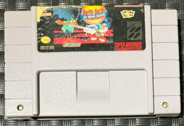 Daffy Duck The Marvin Missions SNES Original Playtronic Raro