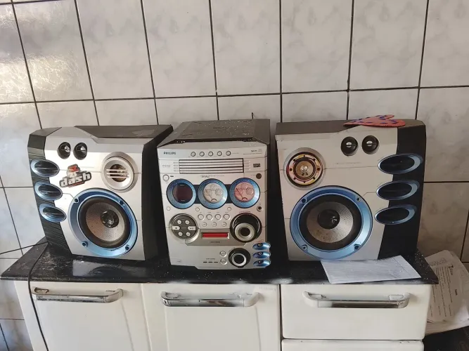 Vendo som Philips tem mp3 e auxiliar entrada para 5 disco