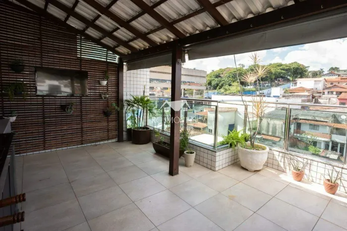 Cobertura para venda 3 quartos no Bairro Milionários