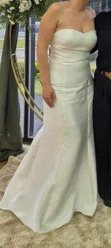 Vendo vestido de noiva usado uma única vez, em perfeito estado.