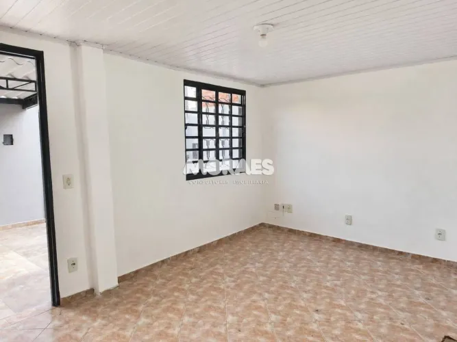 Casa com 2 quartos, 82 m² - venda por R$ 260.000 ou aluguel por R$ 2.250/mês - Parque Jara