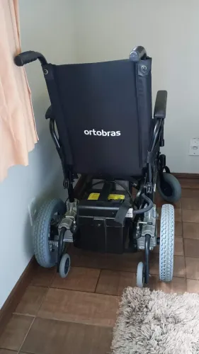 Cadeiras motorizada e monobloco Ortobras