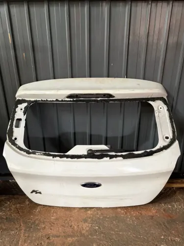 TAMPA TRASEIRA FORD KA