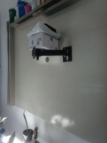 Boa todos quem tiver doando uma TV de qualquer tamanho eu aceito por favor