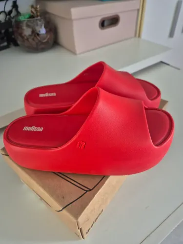 Melissa Free Platform Slide