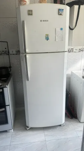 Geladeira bosch Frost free gelando muito