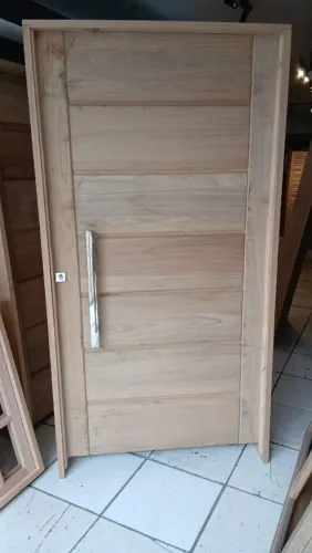 Porta pivotante 118x214mt madeira tauari