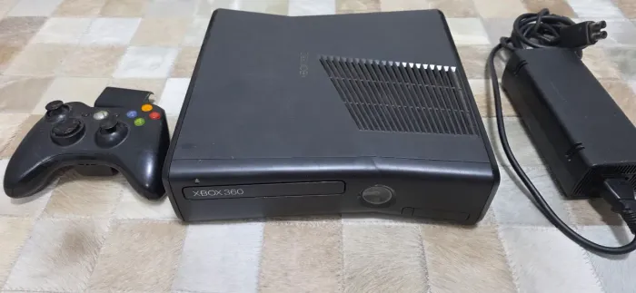 Xbox 360 Slim desbloq com HD de 1TB e mais de 300 jogos!!