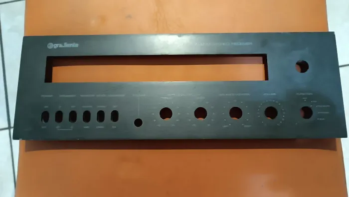Painel frontal do receiver gradiente S-95