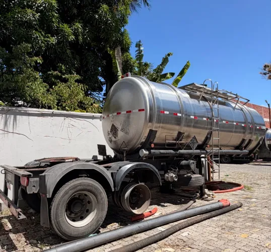 Carreta Tanque de 25m³ em aço inox 304 super nova.