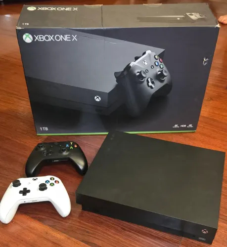 XBOX ONE X 1TB - 2 CONTROLES + CAIXA ORIGINAL