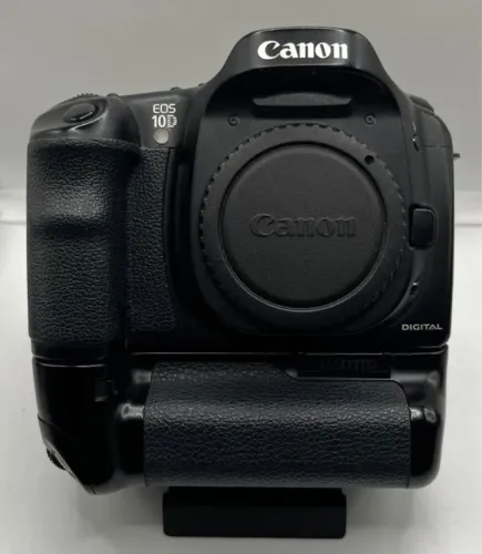 Câmera Canon 10D + Grip + carregador, bateria e cartões de memória